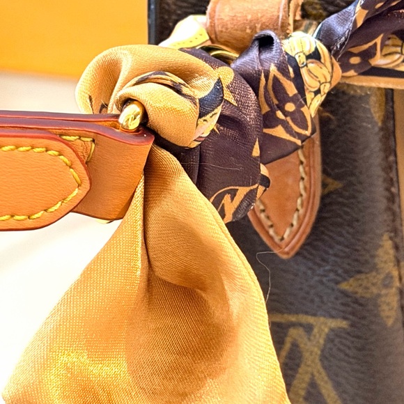 Louis Vuitton Saint Cloud Monogram Leather Brown Crossbody Bag Stamp DateTH1925 - Picture 13 of 16